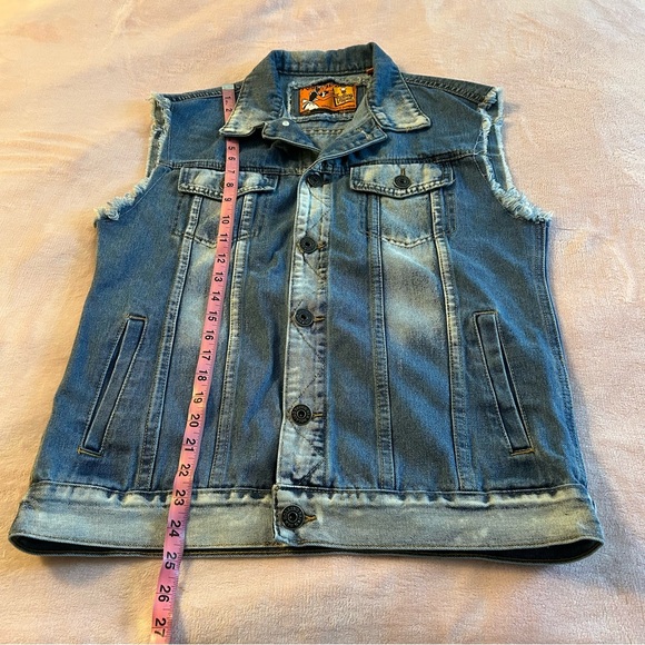 Rolling Paper blue denim distressed button up vest size M frayed edges - Picture 8 of 8